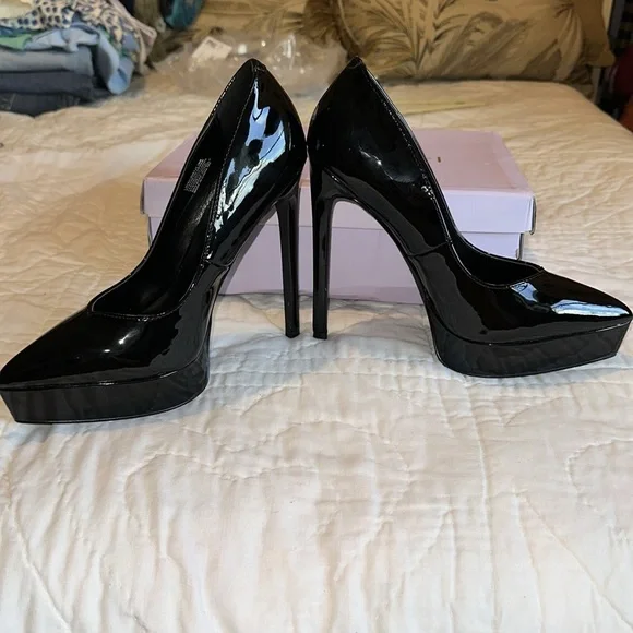 NIB MADDEN GIRL BLACK PATENT LEATHER STILETTO HEELS SZ 10 - Picture 2 of 9